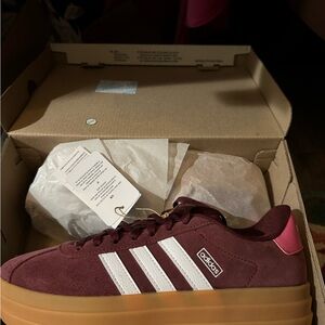 Adidas Burgundy platform Sneakers with White Stripes, VL Court Bold